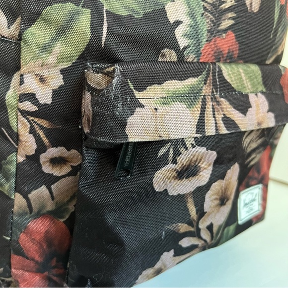 Herschel Backpack: Tropical Print - Picture 15 of 16